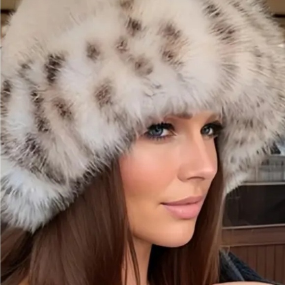Faux Fur Hat Leopard Print - Picture 4 of 13